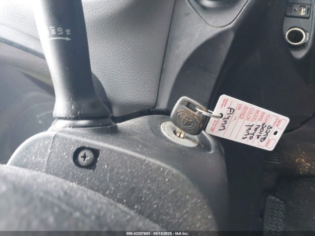 VNKKTUD3XGA061900 Toyota YARIS L
