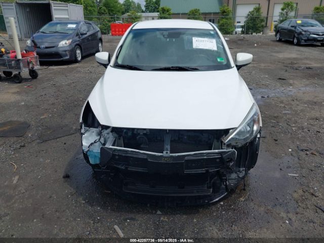 3MYDLBYV1KY524689 Toyota YARIS L