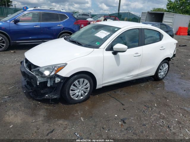 3MYDLBYV1KY524689 Toyota YARIS L