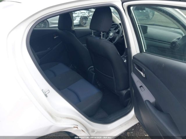 3MYDLBYV1KY524689 Toyota YARIS L