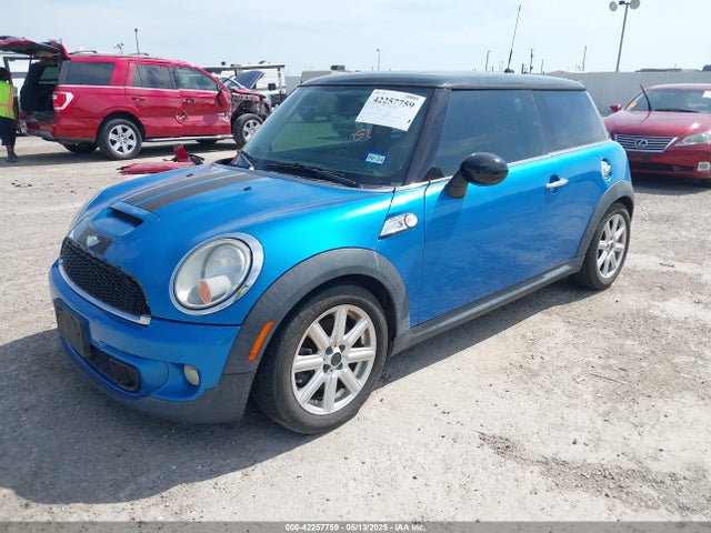 2011 MINI COOPER S WMWSV3C51BTY15017 Photo 1