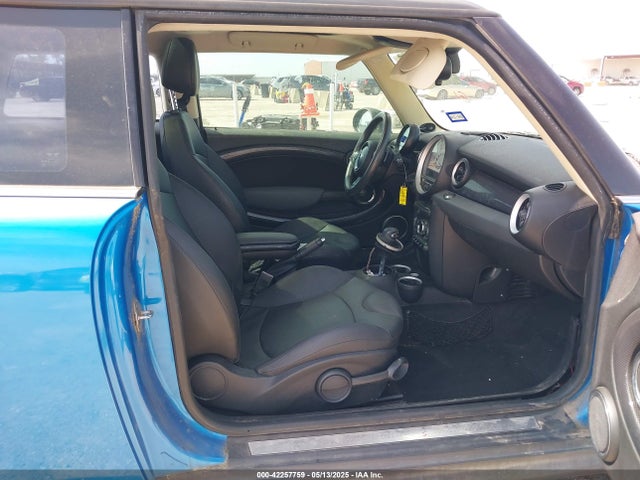2011 MINI COOPER S WMWSV3C51BTY15017 Photo 4