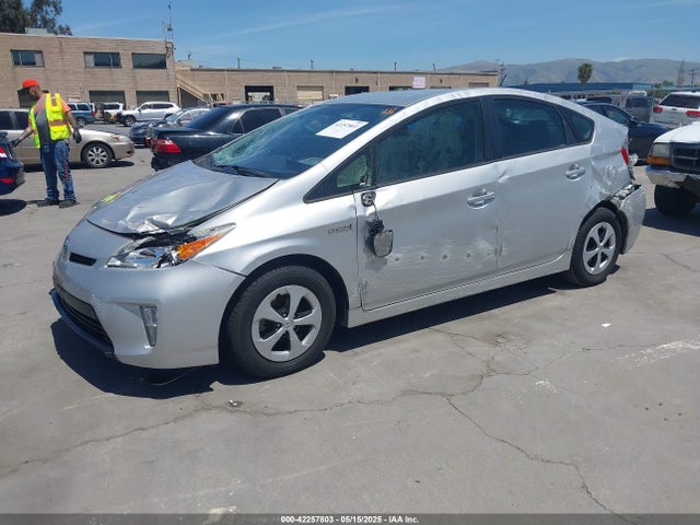 JTDKN3DU1E0388694 Toyota Prius Two