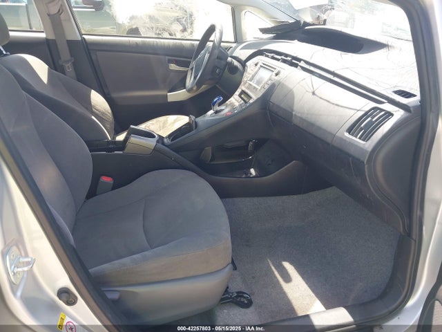 JTDKN3DU1E0388694 Toyota Prius Two