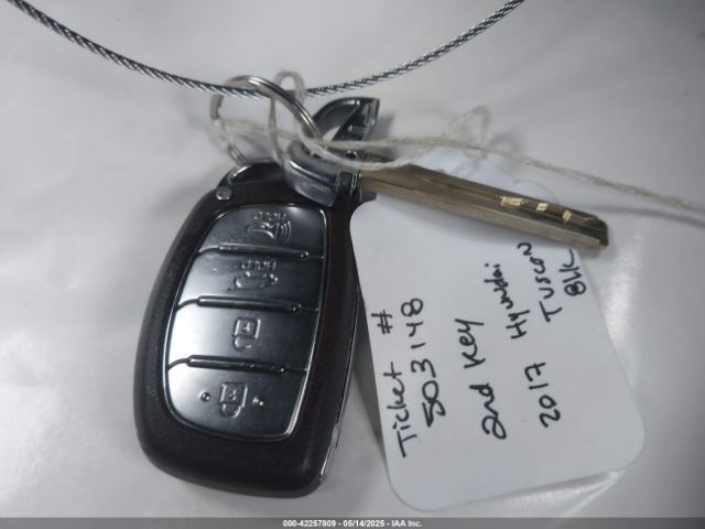KM8J3CA26HU279984 Hyundai Tucson Sport