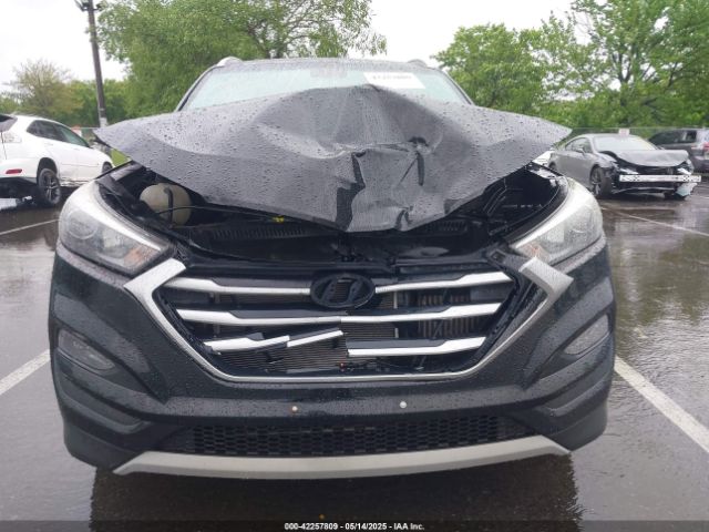 KM8J3CA26HU279984 Hyundai Tucson Sport