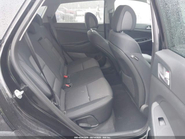 KM8J3CA26HU279984 Hyundai Tucson Sport