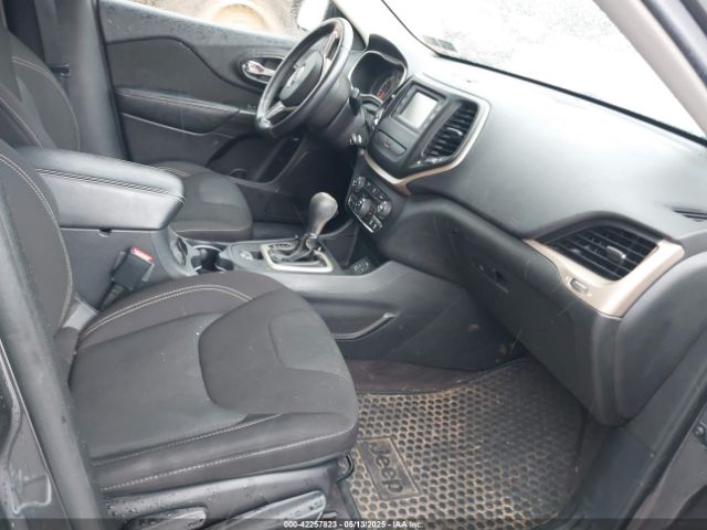 1C4PJLCB2GW259087 Jeep Cherokee Latitude