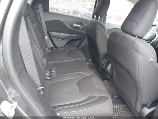 1C4PJLCB2GW259087 Jeep Cherokee Latitude