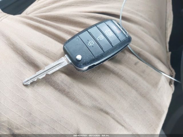 KNAFX4A67G5541315 KIA FORTE LX