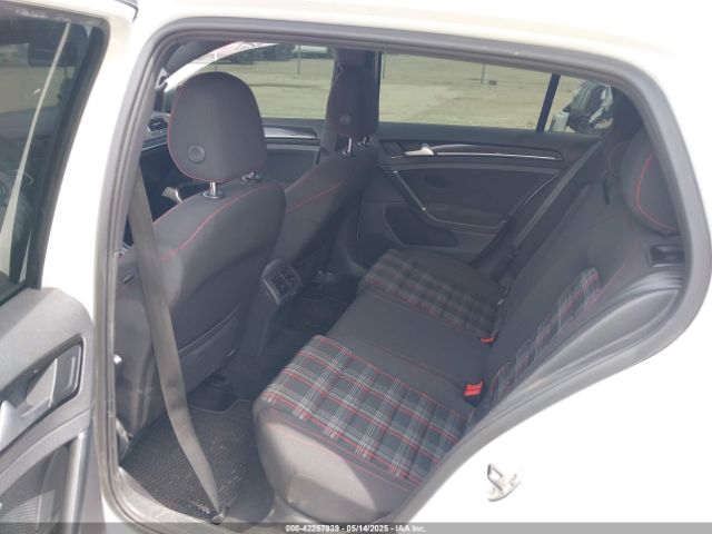 3VW4T7AU8FM078421 Volkswagen 2015