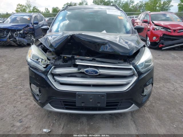 1FMCU0GDXHUA11274 Ford ESCAPE SE