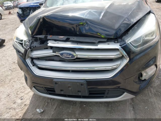 1FMCU0GDXHUA11274 Ford ESCAPE SE