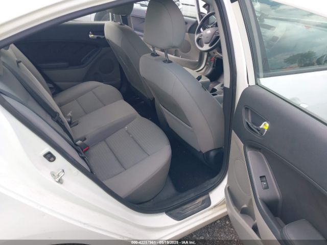 KNAFX4A67G5552833 KIA FORTE LX