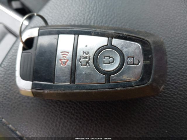 3FA6P0HD1HR225767 Ford FUSION SE