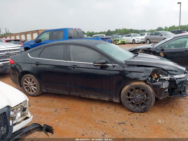 3FA6P0HD1HR225767 Ford FUSION SE