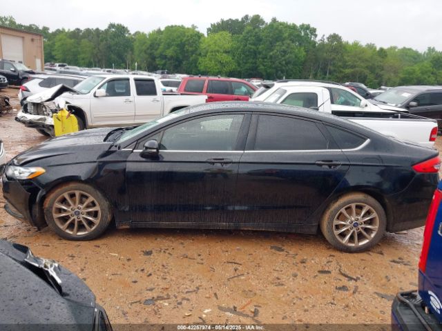 3FA6P0HD1HR225767 Ford FUSION SE