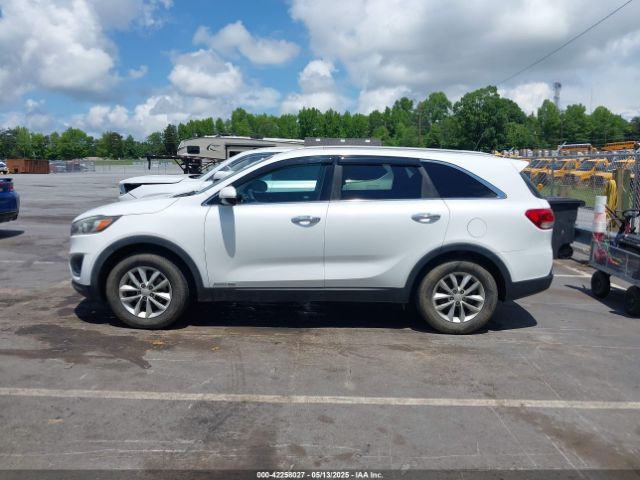5XYPGDA55GG138083 KIA Sorento 3.3l Lx