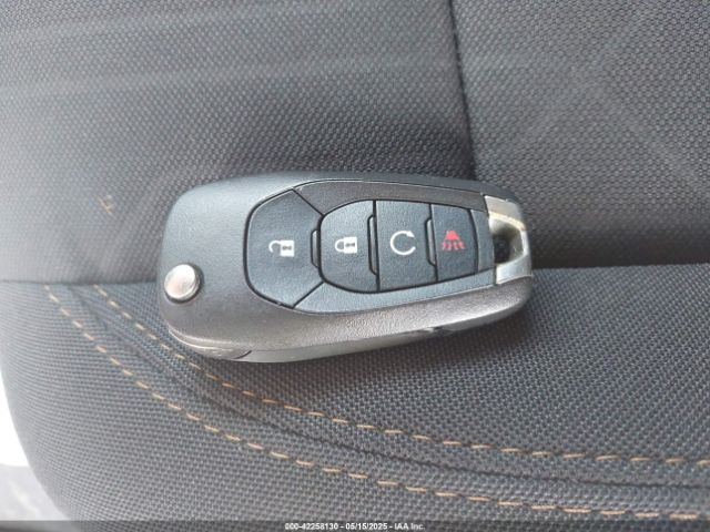 3GNCJPSB7LL323025 Chevrolet Trax Awd Lt