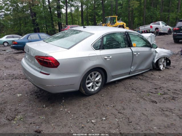 1VWAT7A34HC043468 Volkswagen Passat 1.8t S