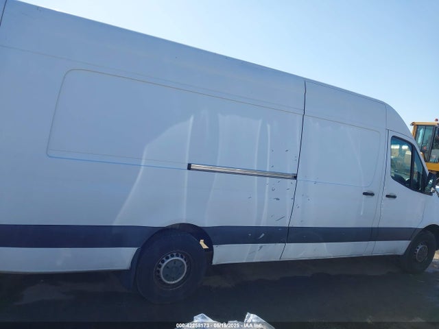 WD4PF1CD0KP181800 Mercedes-Benz om 642 with brake assist