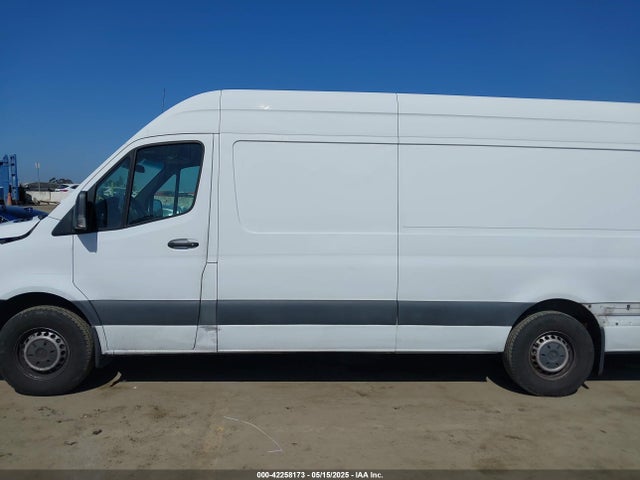 WD4PF1CD0KP181800 Mercedes-Benz om 642 with brake assist