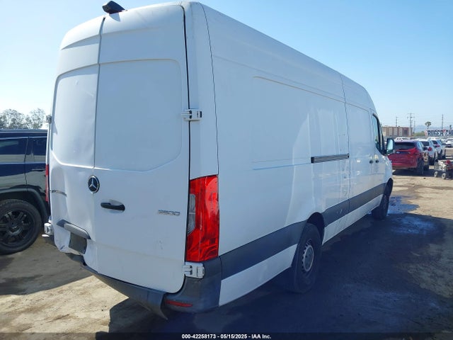 WD4PF1CD0KP181800 Mercedes-Benz om 642 with brake assist