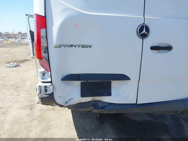 WD4PF1CD0KP181800 Mercedes-Benz om 642 with brake assist