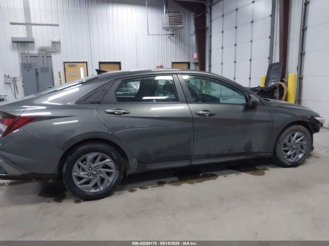 KMHLM4DGXRU683472 Hyundai ELANTRA SEL