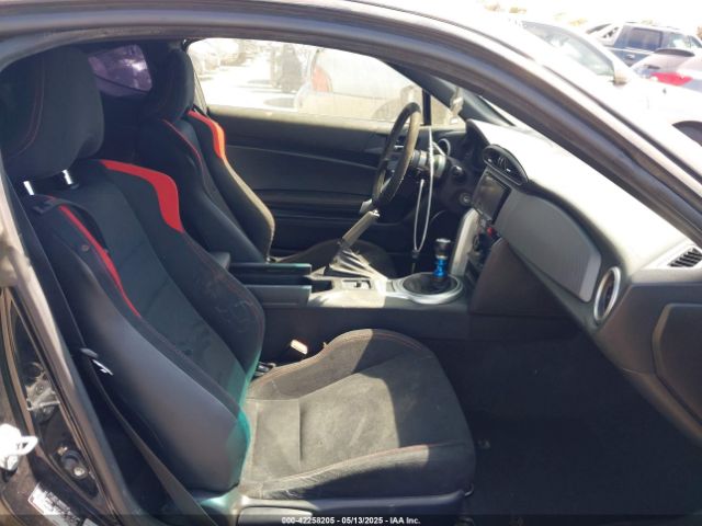 JF1ZNAA15G9701523 Scion FR-S