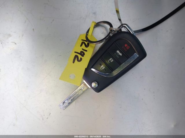 JTDEPMAE9NJ210035 Toyota COROLLA LE