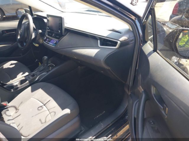 JTDEPMAE9NJ210035 Toyota COROLLA LE