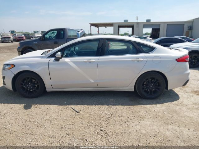 3FA6P0HDXKR282850 Ford FUSION SE