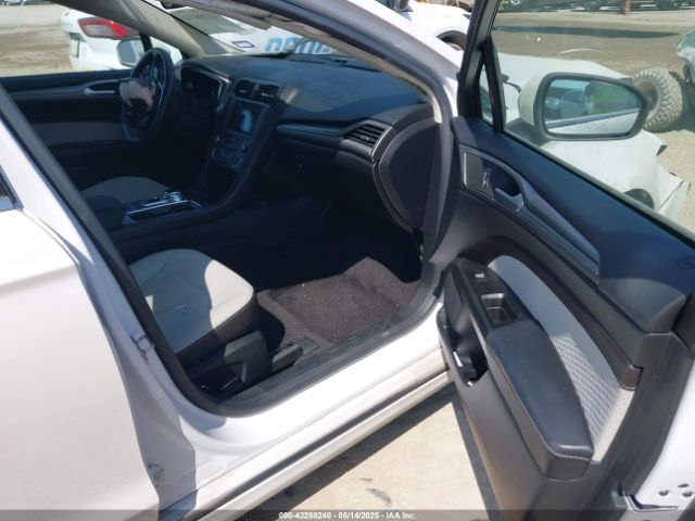 3FA6P0HDXKR282850 Ford FUSION SE