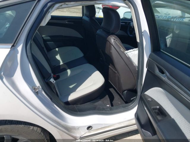 3FA6P0HDXKR282850 Ford FUSION SE
