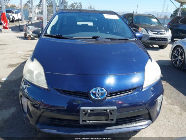 JTDKN3DU3E1764127 Toyota Prius Three
