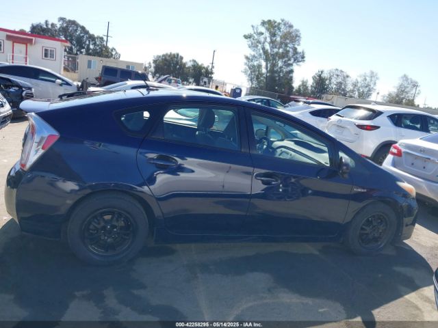 JTDKN3DU3E1764127 Toyota Prius Three