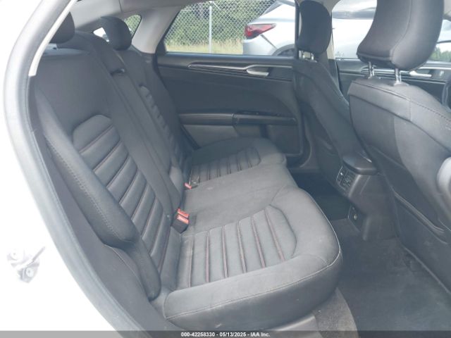 3FA6P0H71GR109137 Ford FUSION SE