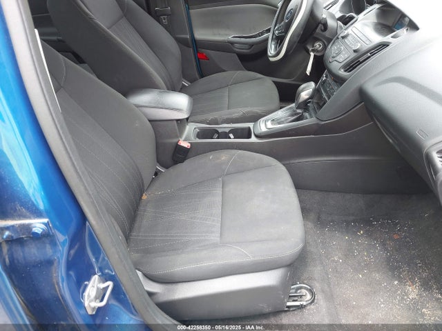 1FADP3F21JL212029 Ford FOCUS SE
