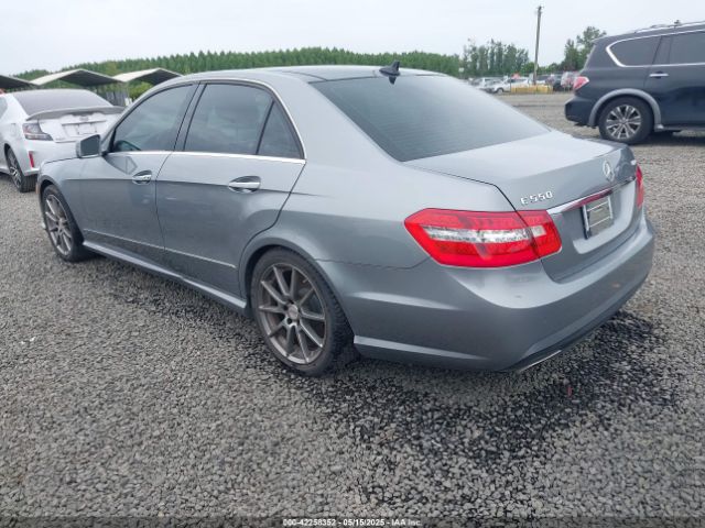 2011 MERCEDES-BENZ E 550 WDDHF9AB0BA344677 Photo 2