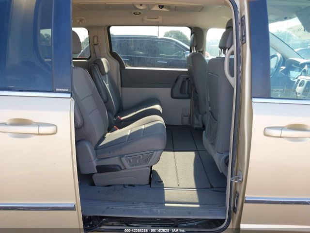 2010 CHRYSLER TOWN & COUNTRY 2A4RR5D10AR460497 Photo 7