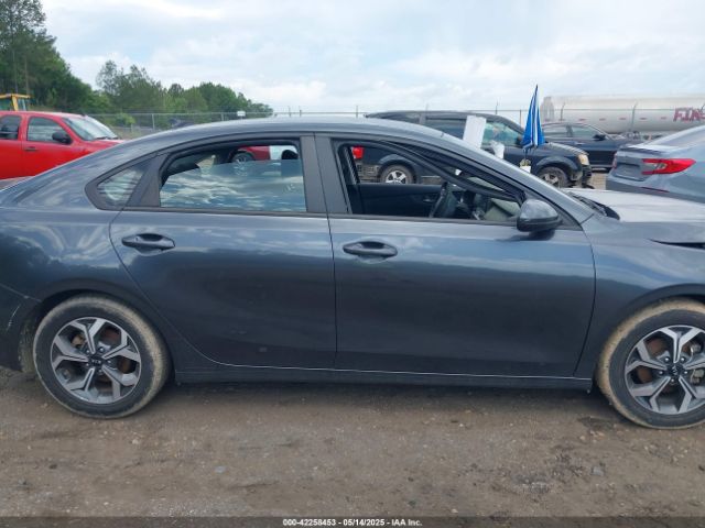 3KPF24AD8ME266540 KIA Forte Lxs