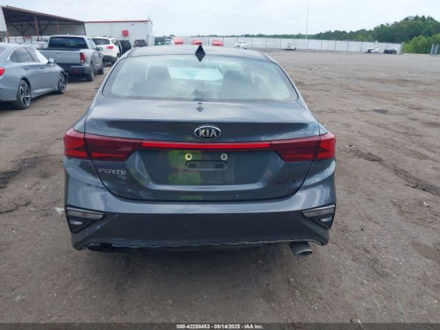 3KPF24AD8ME266540 KIA Forte Lxs