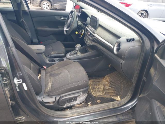 3KPF24AD8ME266540 KIA Forte Lxs