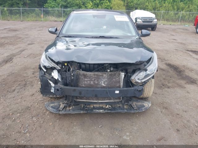 3KPF24AD8ME266540 KIA Forte Lxs