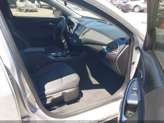 2017 CHEVROLET MALIBU 1G1ZE5ST1HF141044 Photo 4