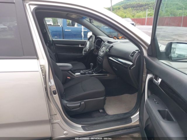 5XYKT3A69EG495031 KIA SORENTO LX