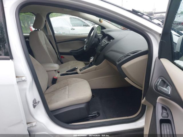 1FADP3K29GL354594 Ford FOCUS SE