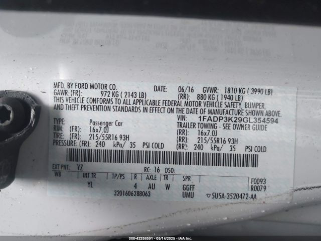 1FADP3K29GL354594 Ford FOCUS SE