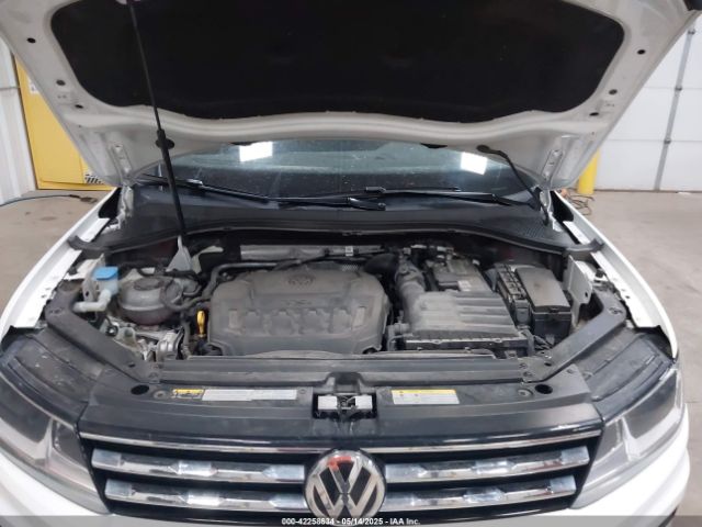 3VV2B7AX5MM142338 Volkswagen Tiguan 2.0t Se/2.0t Se R-line Black/2.0t Sel